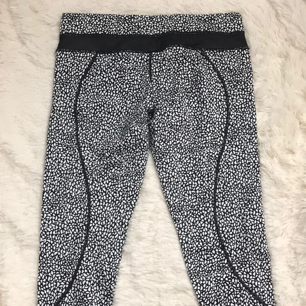 Lululemon Athletica Leggings Black White Speckle print mesh cutouts